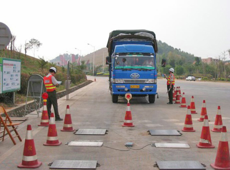 軸重秤-高速公路交警專用地磅、便攜式公路超載檢測系統(tǒng)